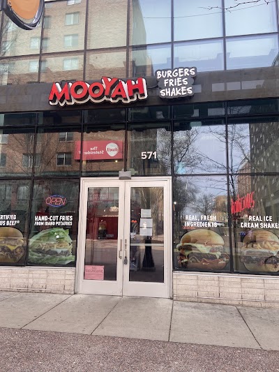 MOOYAH Burgers, Fries & Shakes